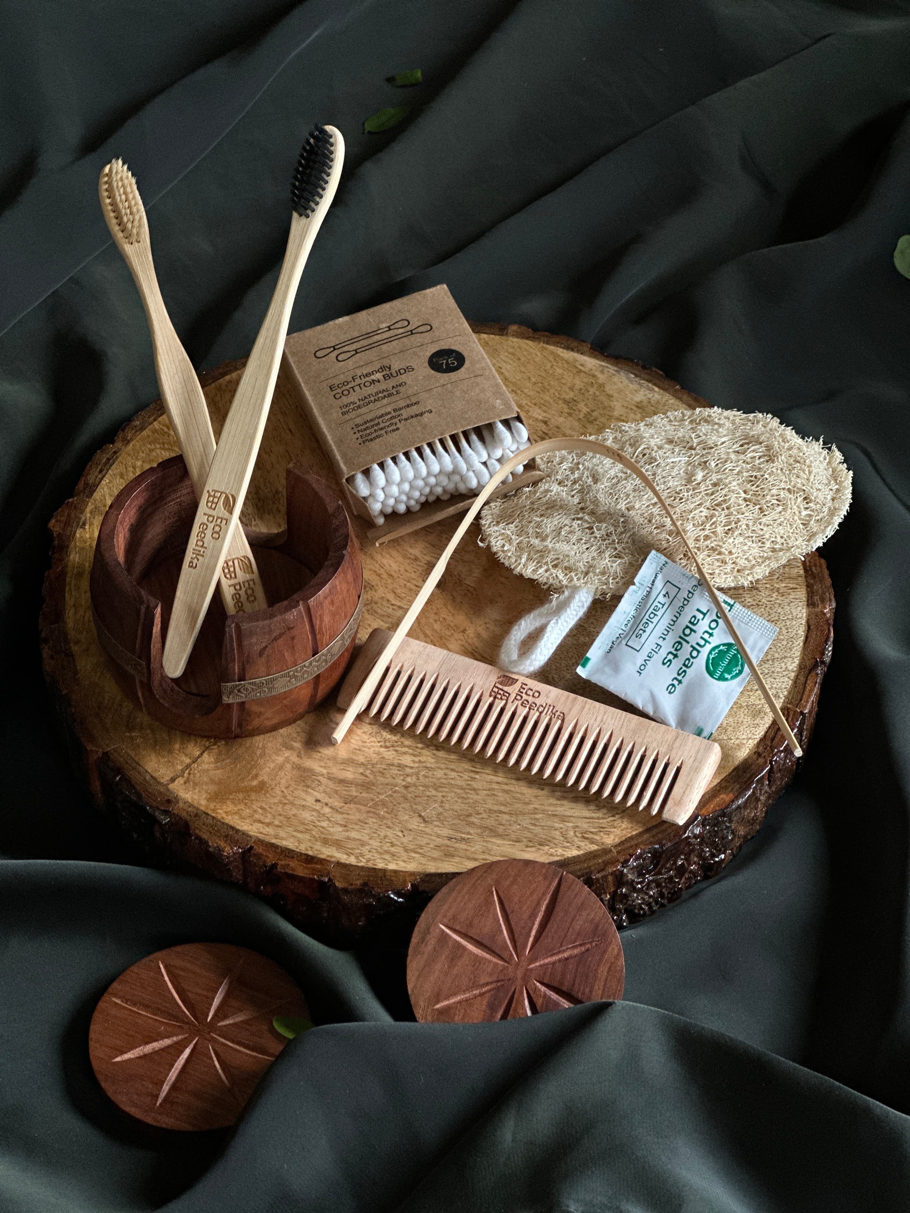 A kit of 8 essential eco-friendly products.