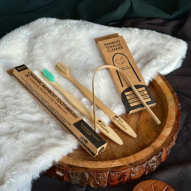 Bamboo Toothbrush (2X) & Toungue Cleaner 